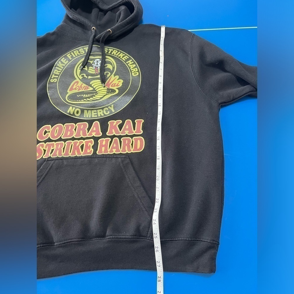 Cobra-Kai Hooded Sweatshirt. Pristine Condition. Size XL - Picture 5 of 5